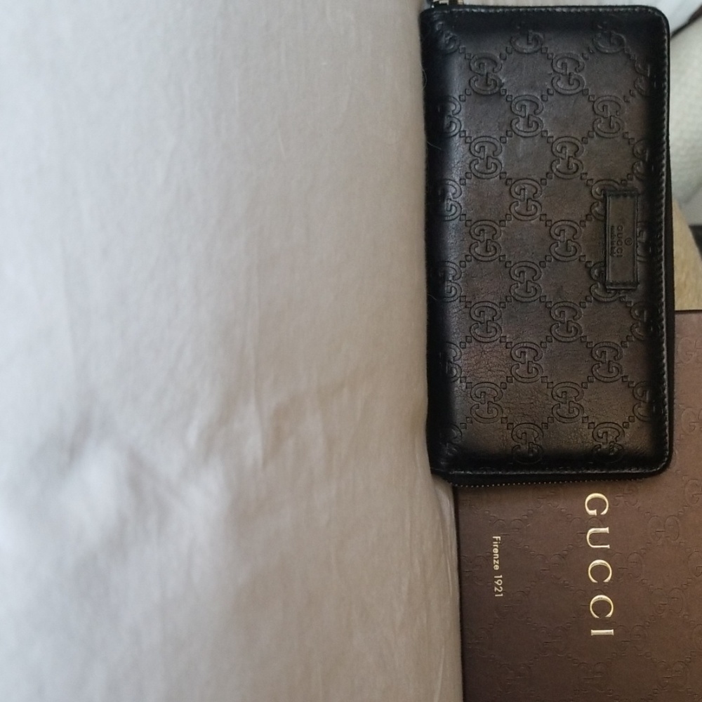 Gucci Black Guccissima Leather Horsebit Zip Around